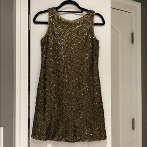 ⭐️⭐️👗NWT GOLD SEQUIN SLEEVELESS DRESS!!